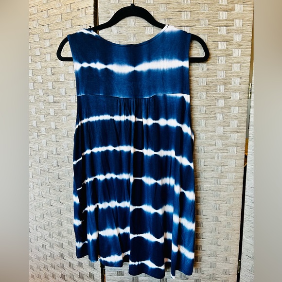 Navy & White Tie-Dye Crochet Knox Rose Tank Top - Large - Picture 2 of 6